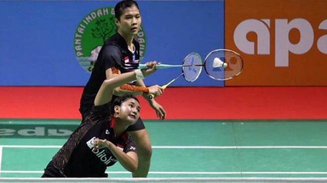 Pasangan ganda putri Indonesia, Yulfira Barkah/Jauza Fadhila Sugiarto. [Instagram@badminton.ina]