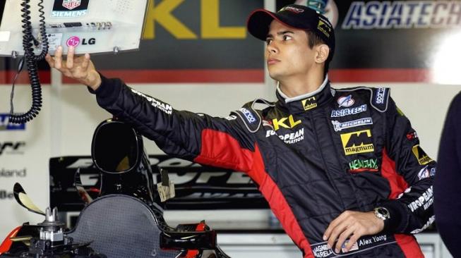 Pebalap Malaysia, Alex Yoong, saat memperkuat tim Minardi pada gelaran F1 2002. [AFP/Paul Crock]