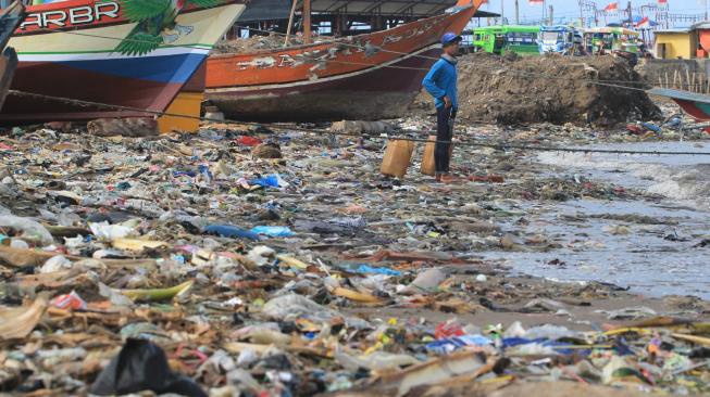 Darurat Sampah Plastik Di Laut Indonesia