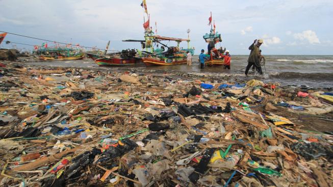 Sampah Plastik Impor Akan Dipulangkan ke Negara Asal