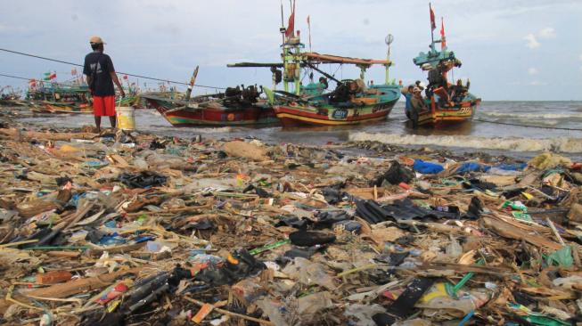 Darurat Sampah Plastik Di Laut Indonesia