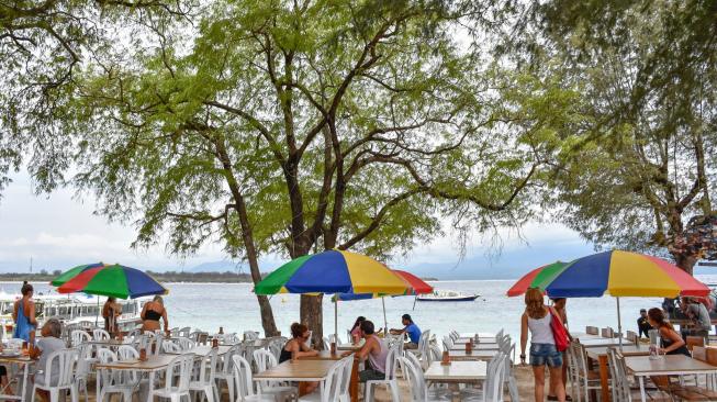 Pantai di pulau Gili Trawangan, Desa Gili Indah, Tanjung, Lombok Utara, NTB. (Antara/Ahmad Subaidi)