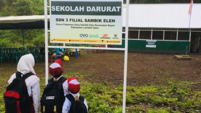 Baznas meresmikan 10 sekolah darurat bagi anak-anak Lombok Utara. (Dok: Baznas)