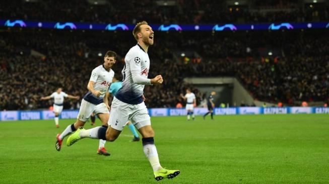 Gelandang Tottenham Hotspur Christian Eriksen rayakan gol ke gawang Inter Milan dalam laga fase grup Liga Champions, Rabu (28/11/2018) [AFP]