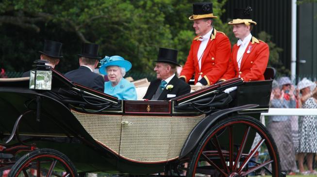Pangeran Philip dan Ratu Elizabeth II beserta Pangeran William dan Pangeran Harry dalam acara berkuda Royal Ascot [Shutterstock].