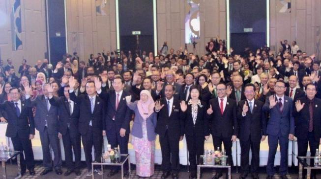 Pertemuan para menteri ketenagakerjaan negara-negara ASEAN atau ASEAN Labour Ministers Meeting (ALMM) ke-25 dan ALMM plus Jepang, Korea dan Cina (ALMM+3) di Kuala Lumpur, Malaysia,. (Dok: Kemnaker)