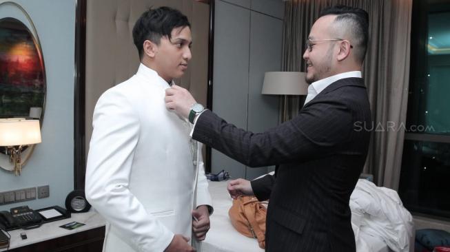 Ge Pamungkas dan Samuel Wongso di Intercontinental Hotel, Pondok Indah, Jumat (30/11/2018). [Suara.com/Wahyu Tri Laksono]