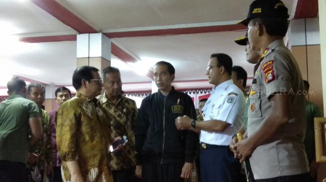 Diajak Jokowi Satu Mobil, Anies Bahas Masalah Jakarta