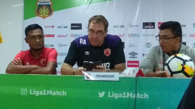 Ditahan Imbang Bhayangkara FC, Pelatih PSM Kritik Wasit