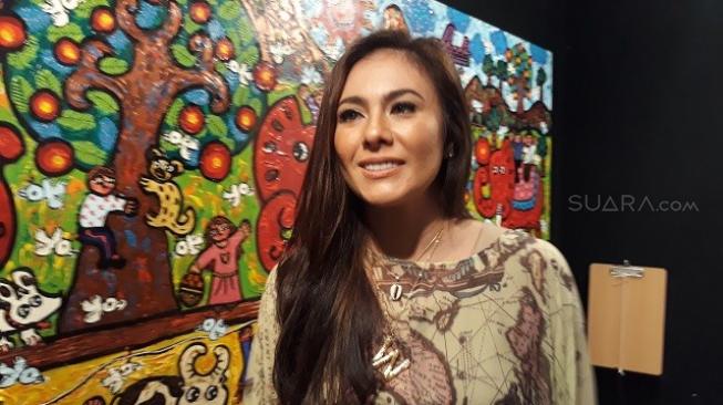 Wulan Guritno di acara Hope For Life Charity Night for Sumatran Elephant di kawasan Kemang, Jakarta Selatan, Senin (3/12/2018). [Ismail/Suara.com]