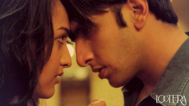 Ranveer Singh dan Sonakshi Sinha di film Lootera. 