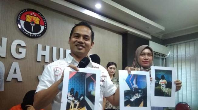 Ratna Suruh Anak Buahnya Striptis dan Disetubuhi Tamu di Ruangan