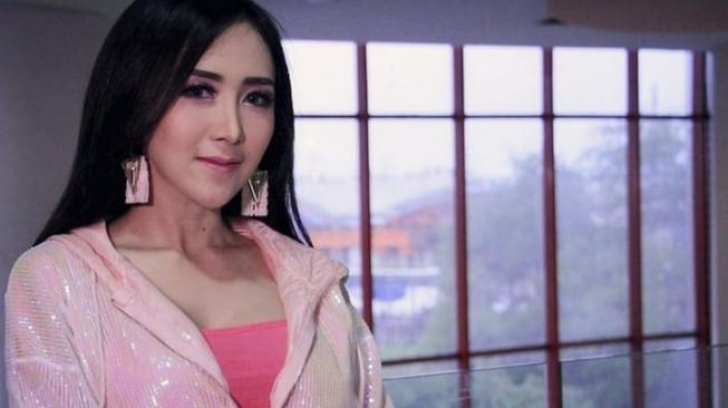 Lagu Sukses, Ucie Sucita Beri Tantangan untuk Penggemar