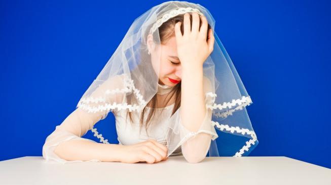 Ilustrasi perempuan kecewa gagal menikah [shutterstock]