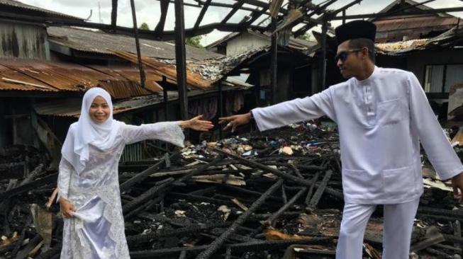 Kisah Haru, Kebakaran Hanguskan Rumah Calon Pengantin Ini