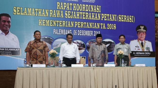 Kirim Alat Berat ke Sumsel, Kementan Optimalisasi Lahan Rawa