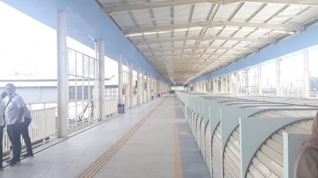 Uji Coba Hari ini, Skybridge Tanah Abang Bisa Dilalui Pejalan Kaki