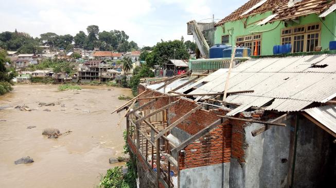 Update Dampak Puting Beliung di Bogor, 1.697 Bangunan Rusak