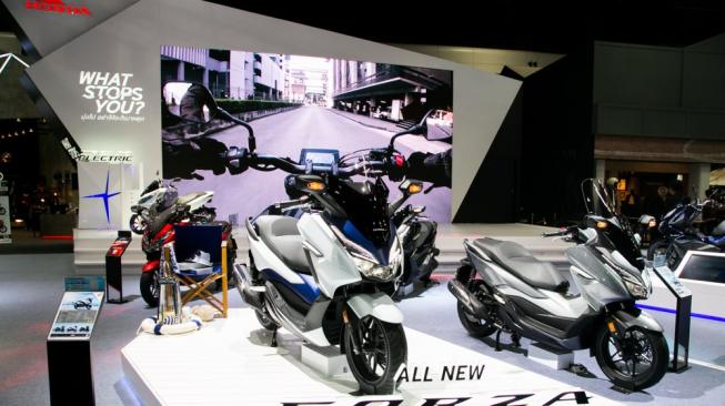 Honda Tegaskan Tidak Akan Turunkan Harga Skutik 110 - 125 cc