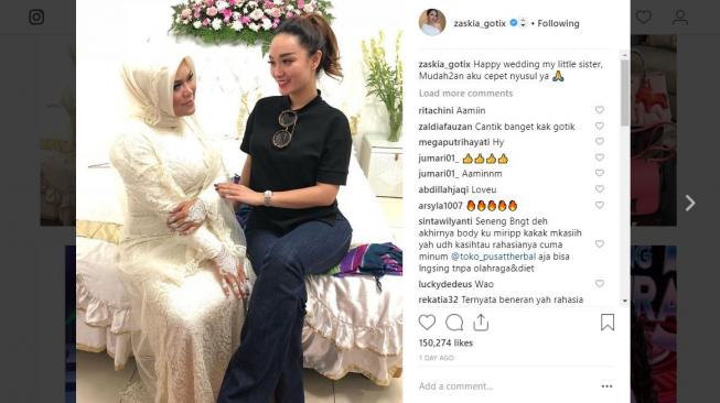 Zaskia Gotik ingin cepat menyusul adiknya naik pelaminan. [instagram/zaskia_gotix]