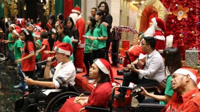 Christmas Tree Lighting Ceremony Bersama Anak Panti Asuhan