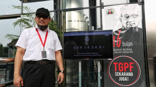 KPK Pasang Monumen Jam Waktu Pengingat untuk Jokowi Tuntaskan Kasus Novel