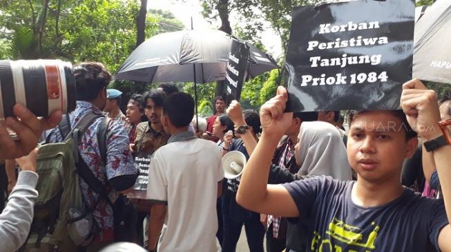 JK Kabur Saat Didemo Keluarga Korban dan Aktivis HAM