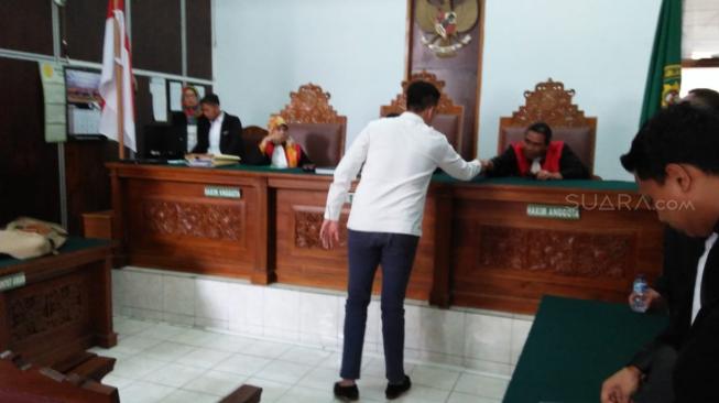 Richard Muljadi jalani sidang kasus narkoba. [Suara.com/Walda Marison]