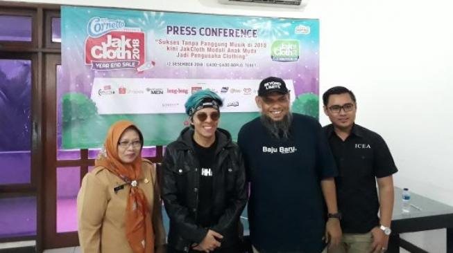 Penutup Tahun Serba Diskon, Yuk Borong Fesyen di Jakcloth