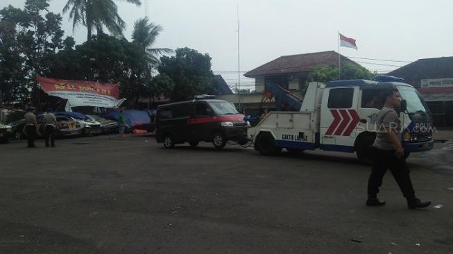 17 Mobil Rusak Saat Mapolsek Dibakar Massa, Ini Rinciannya