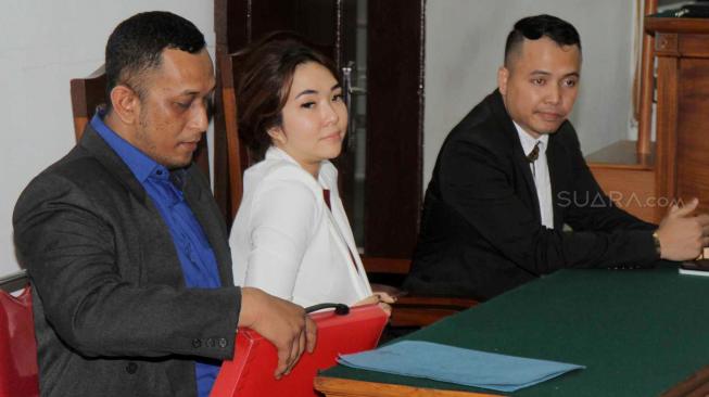 Ekspresi Gisella Anastasia Hadiri Sidang Cerai