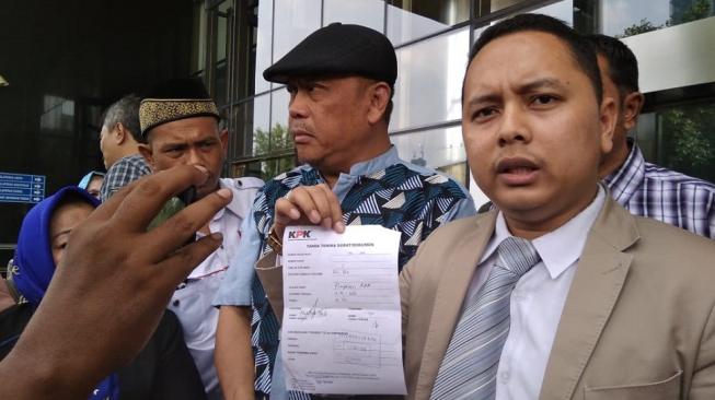 Presiden Jokowi dan Dua Menterinya Dilaporkan ke KPK Gara-gara Utang