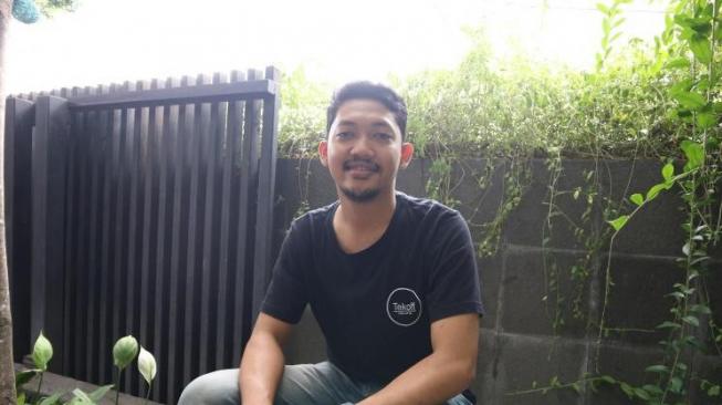 Fakhri Ramadhan, Barista di Tekoff Cafe. (Guideku.com/Amertiya)