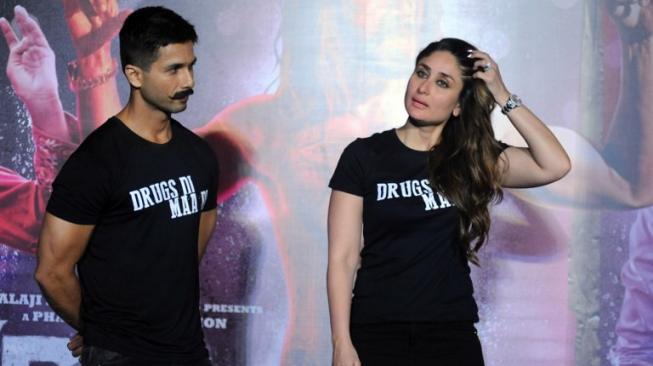 Shahid Kapoor dan Kareena Kapoor terlihat canggung saat promosi film. (STR / AFP)