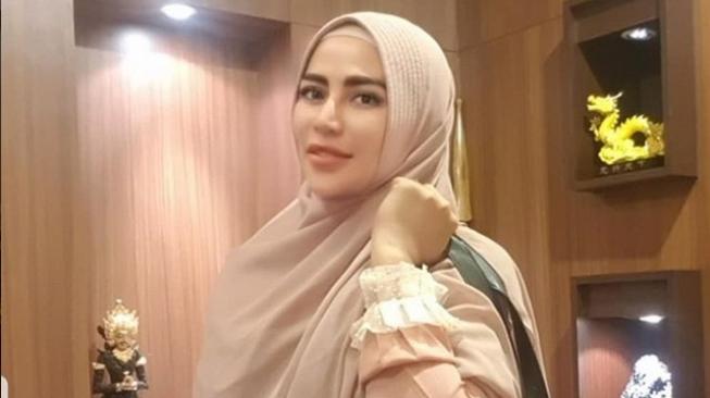 Mesra dengan Lelaki, Cinta Penelope Sudah Menikah Lagi?