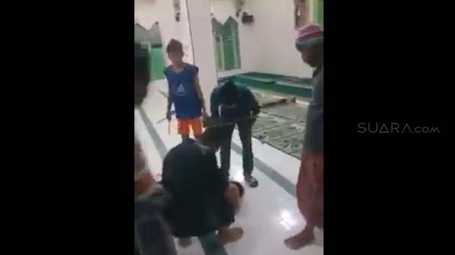 Keji, Mahasiswa Tewas Dibantai dalam Masjid saat Mau Salat Tahajud
