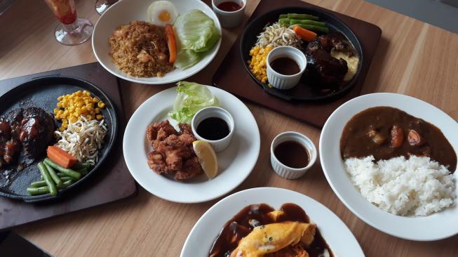 Menu di Food Days, restoran milik Reino Barack. (Suara.com/Firsta Putri Nodia)