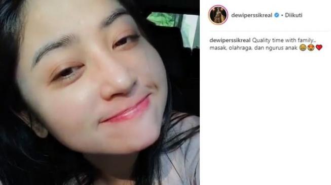 Dewi Perssik tanpa makeup. (Instagram)