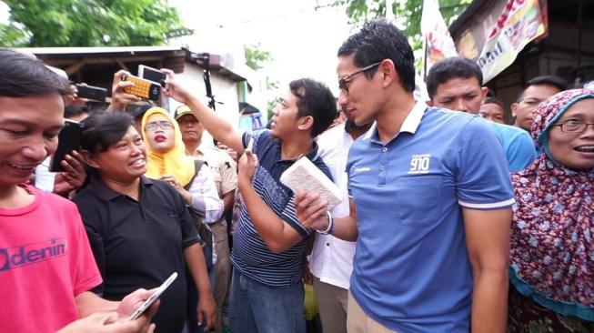 Sandiaga Kegirangan Temukan Tempe Berukuran Batu Bata