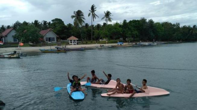 Diterjang Tsunami, 1.800 Orang Terjebak di Pulau Sebesi Dekat Krakatau