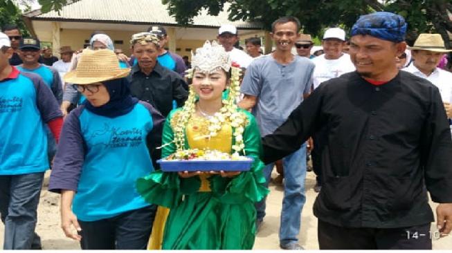 Pandeglang Baru Diterjang Tsunami, Bupati Lebak Nekat Gelar Ultah di Pantai