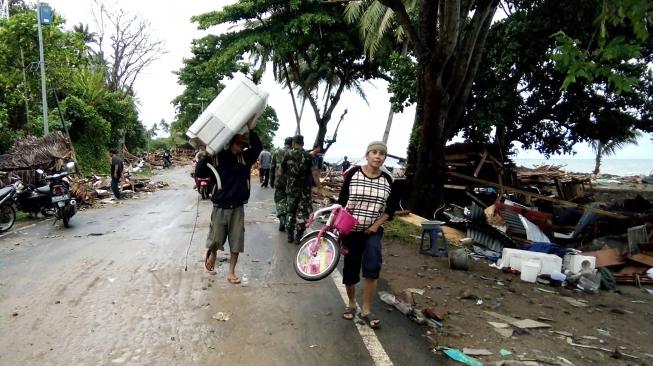 Gelombang Kembali Tinggi Di Tanjung Lesung Bupati