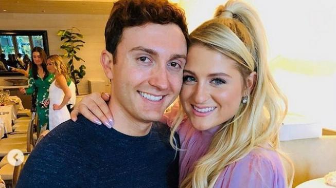 Meghan Trainor Akui Pernah BAB di Samping Suami, Pakar Hubungan Menanggapi