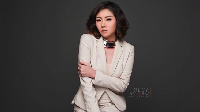 Tutup Tahun, Iva Lola Lempar 2 Lagu Sekaligus