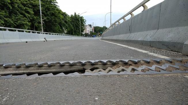 Sambungan Flyover Rawa Buaya Patah, Kondisi Jalanan Turun 5 Sentimeter