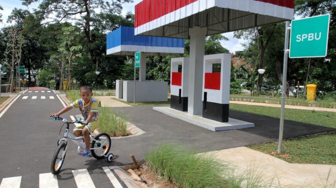 SuasanaTaman Pintar Berlalu Lintas Tebet Timur, Jakarta Selatan, Sabtu (29/12). [Suara.com/Fakhri Hermansyah]