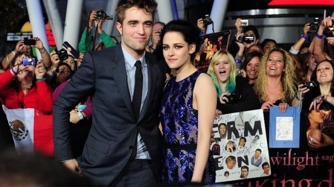 Robert Pattinson dan Kristen Stewart. (Frederic J. Brown / AFP)