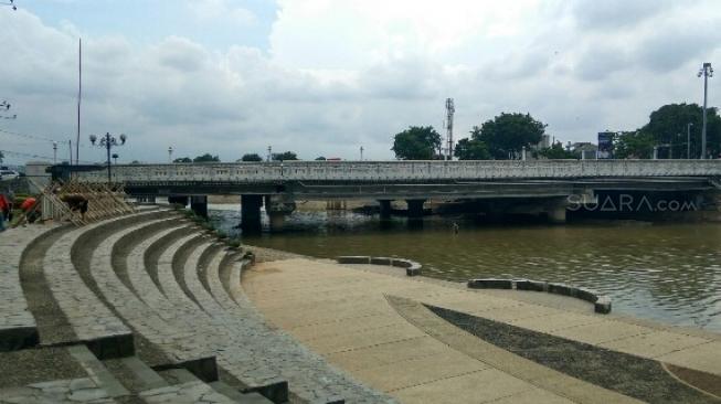 Semarang Bridge Fountain. (Suara.com/Adam Iyasa)