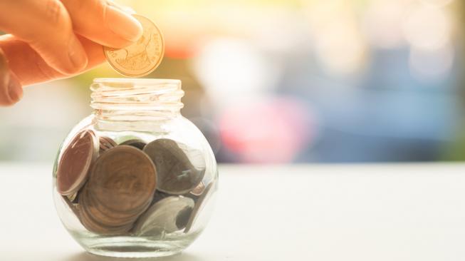 Ilustrasi menabung uang (Shutterstock)