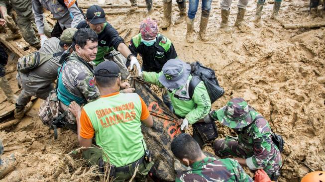 Polri Identifikasi 11 Jenazah Korban Tanah Longsor Sukabumi